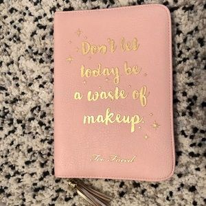 PINK 💕 
LEATHERETTE CARRYING CASE